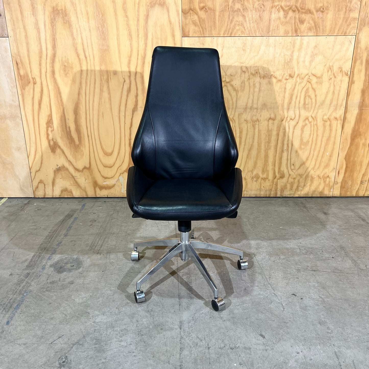 Tall Black Leather executive chair - no arms