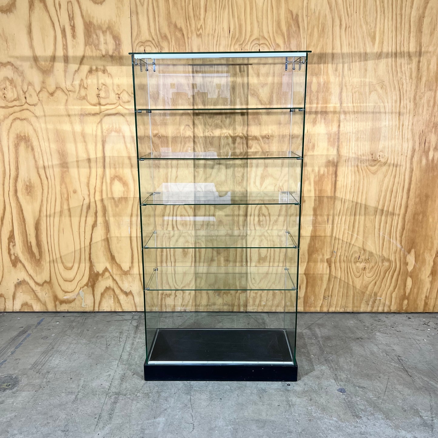 Glass cabinet