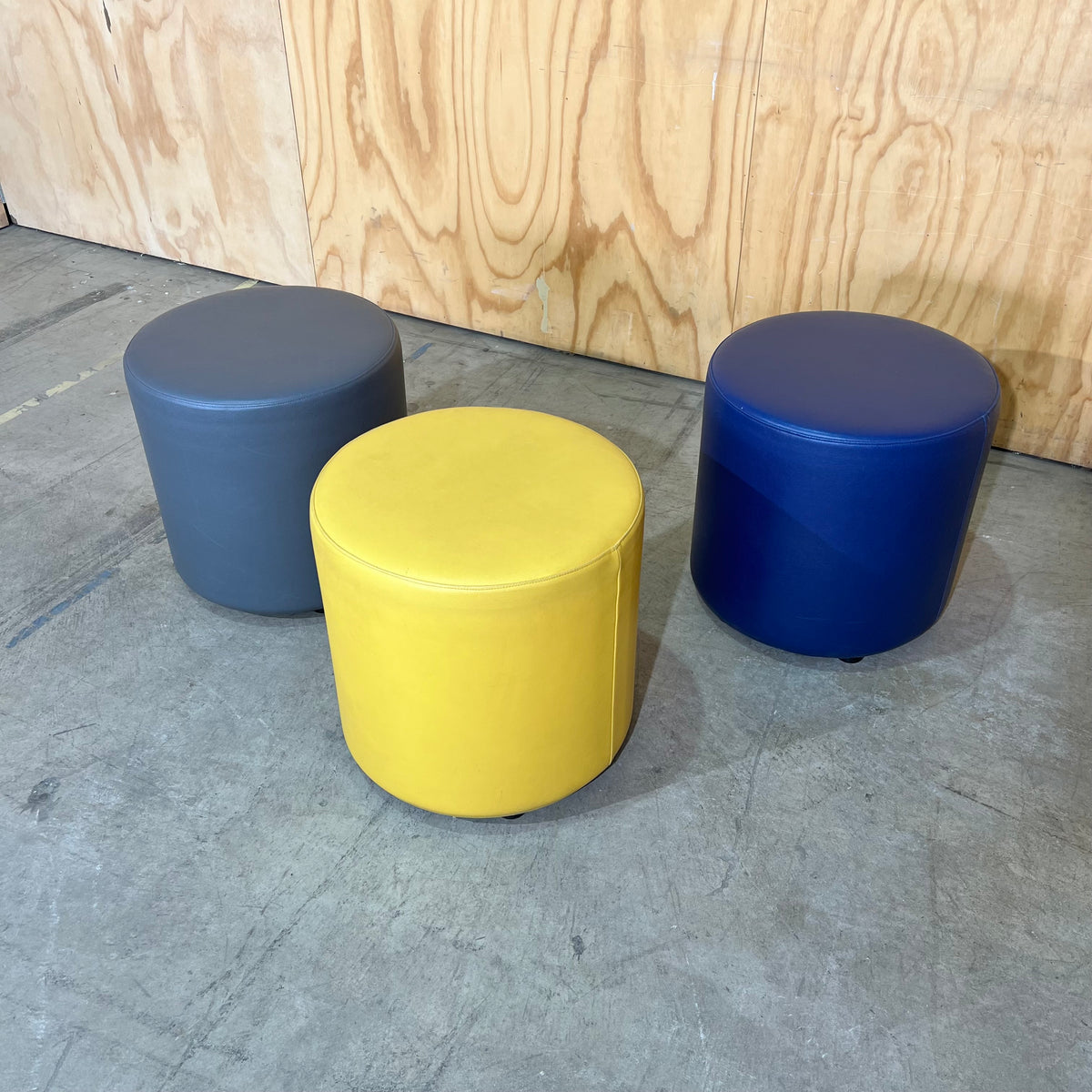 Round Vinyl Upholstered Stool/Ottoman