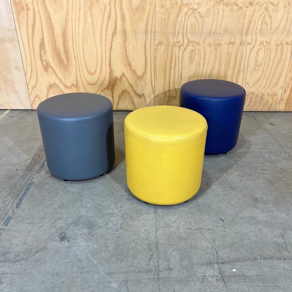 Round Vinyl Upholstered Stool/Ottoman