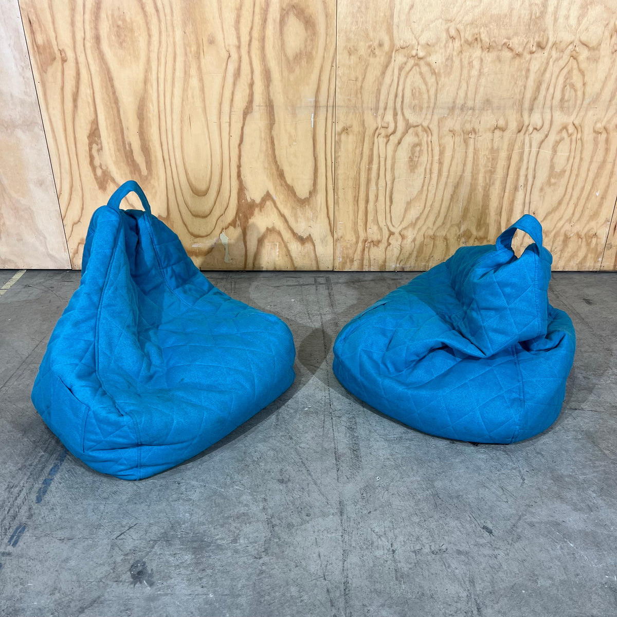 Pusku Pusku Vinyl Bean Bag in Teal