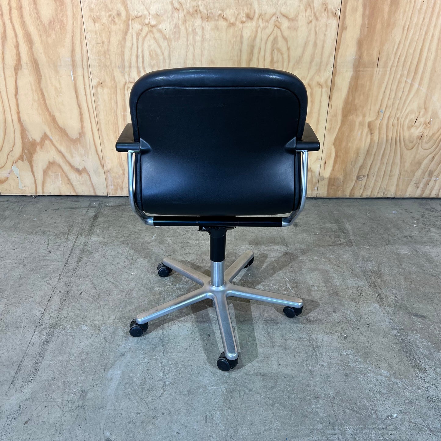 Wilkhahn FS 211/8 Black Leather Swivel Chair