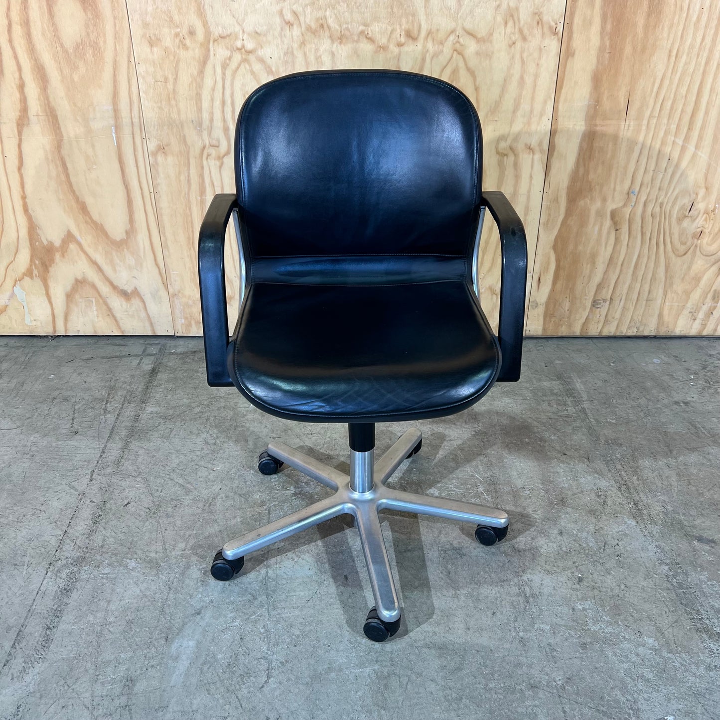Wilkhahn FS 211/8 Black Leather Swivel Chair