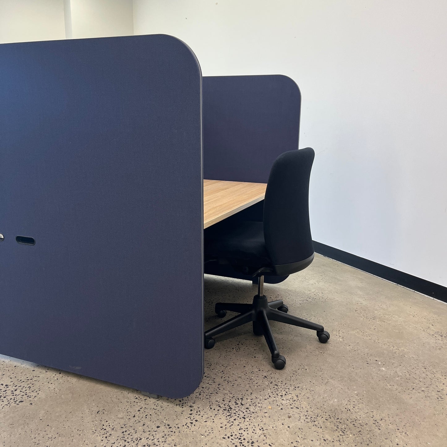 Zenith PRECINCT POD double sided in Blue with Wooden Laminate Desktop