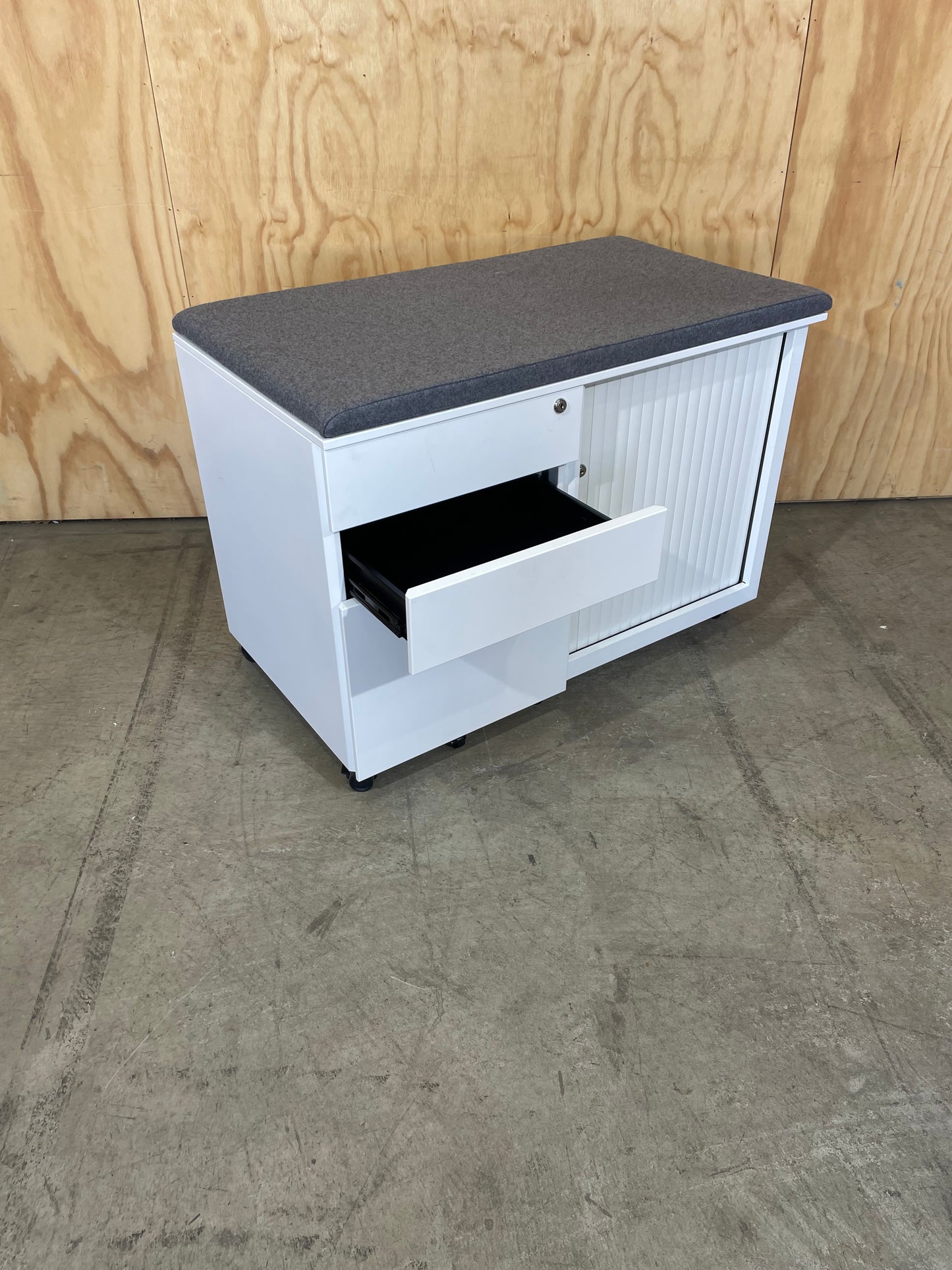 Schiavello Cache Tambour Caddy with Grey Cushioned Top - 1st drawer lock