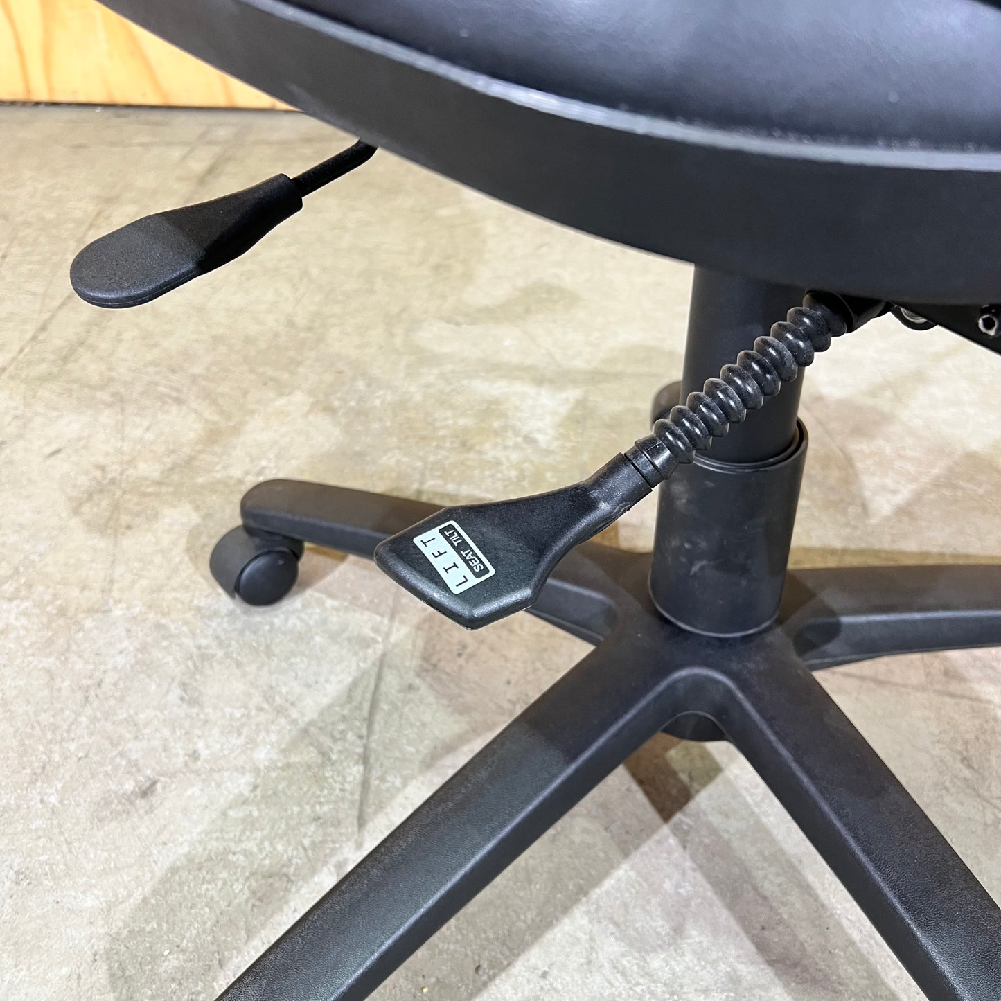 Medium Leather-Look Task Chair in Black