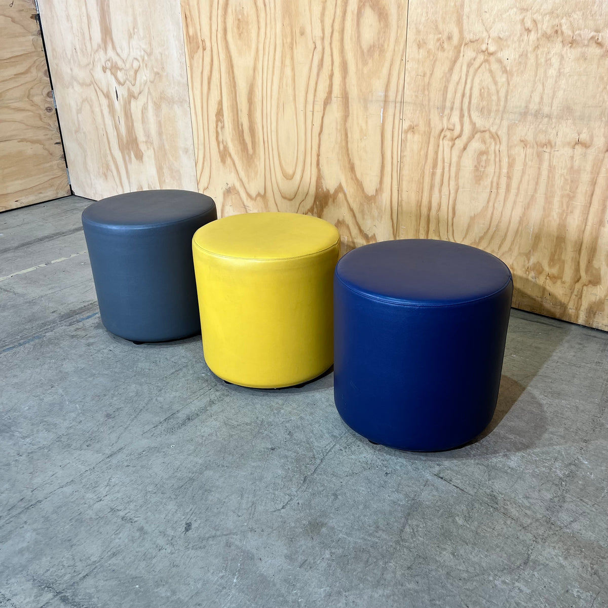 Round Vinyl Upholstered Stool/Ottoman