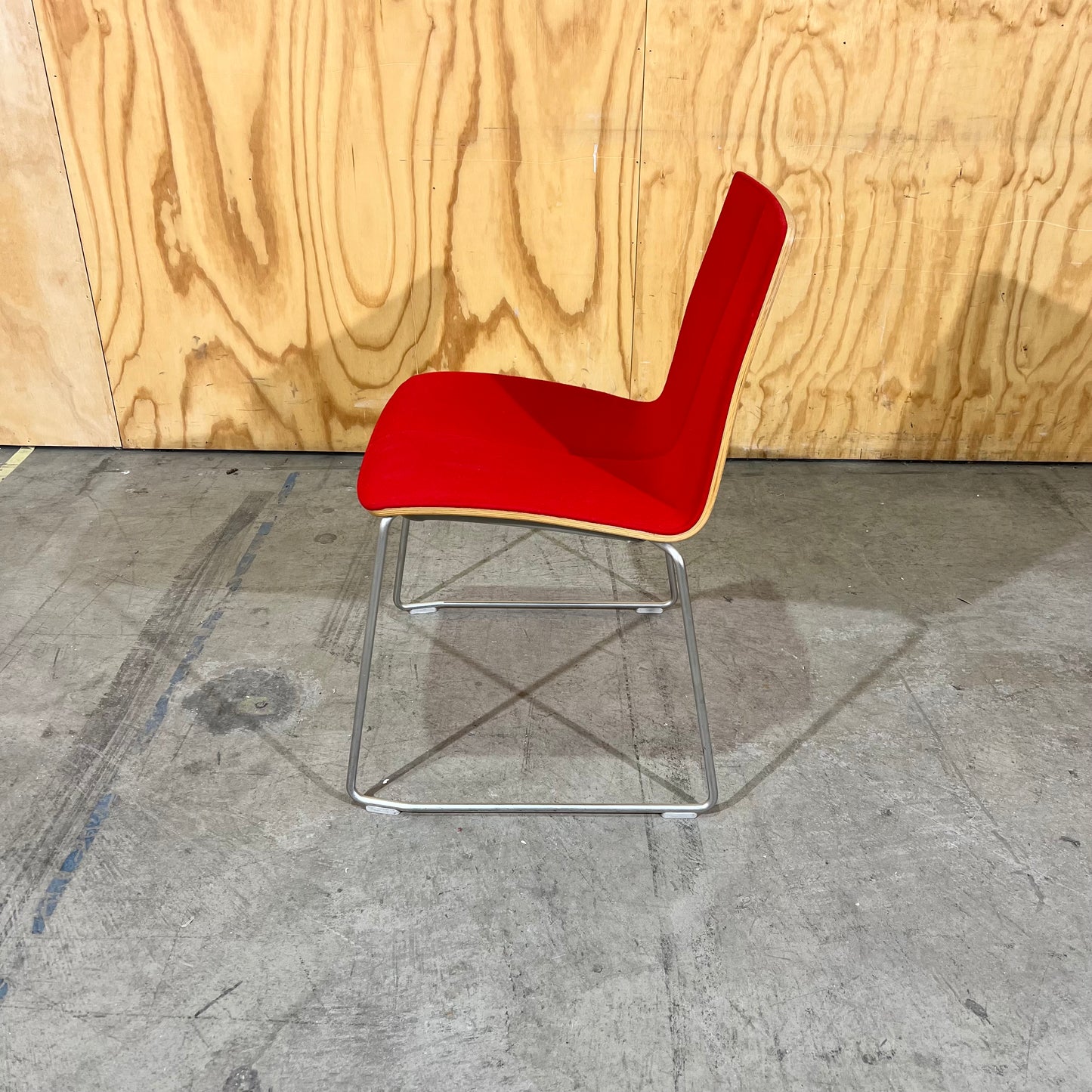 Schaumburg Alvisse Chair in Red