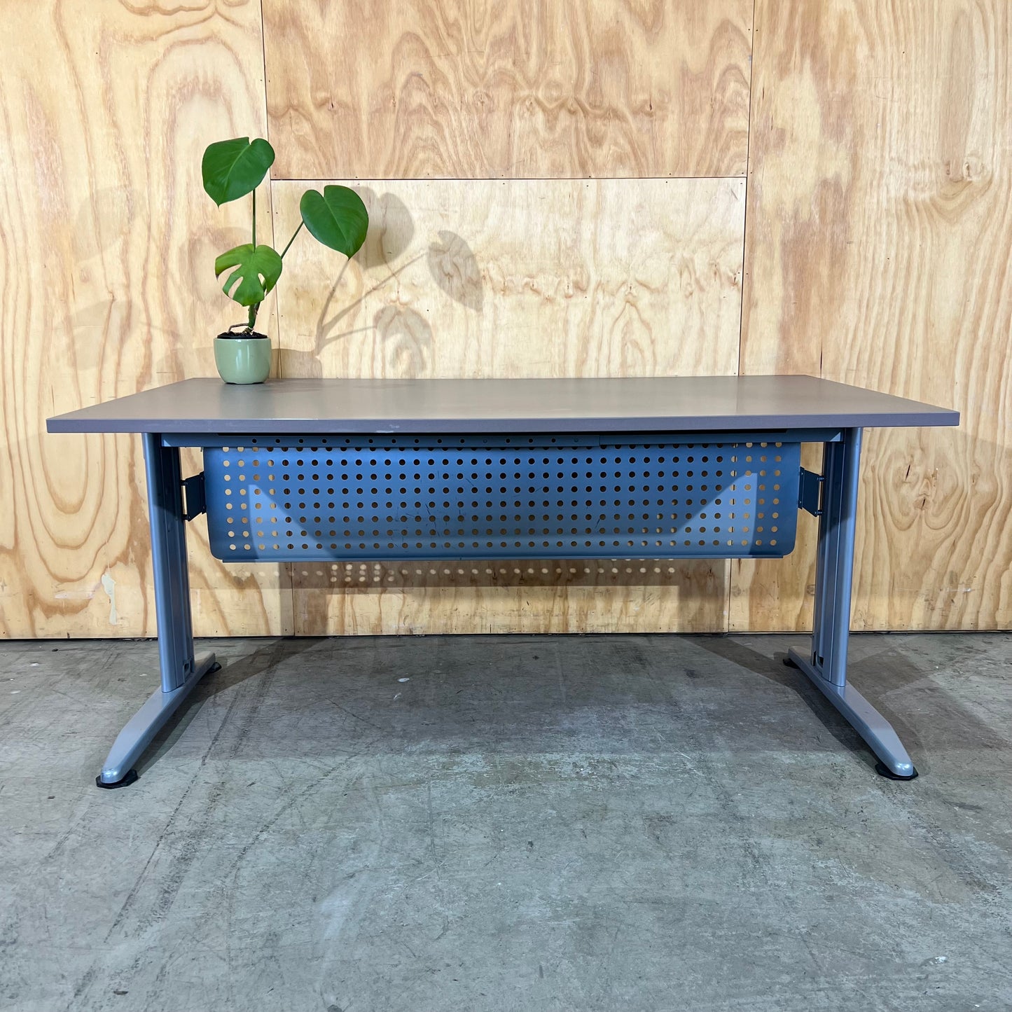 Rapidline Taupe Desk with Modesty Screen