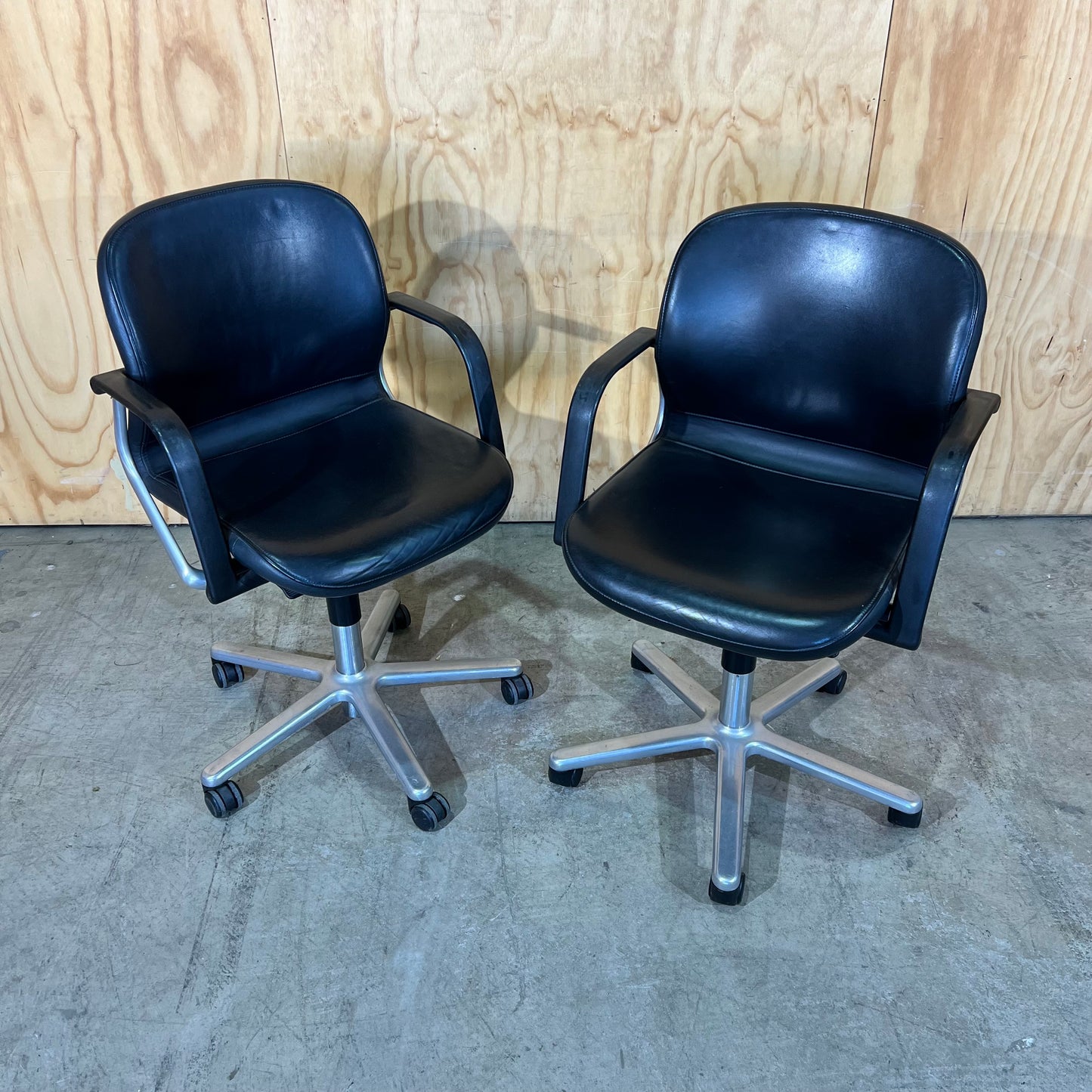Wilkhahn FS 211/8 Black Leather Swivel Chair