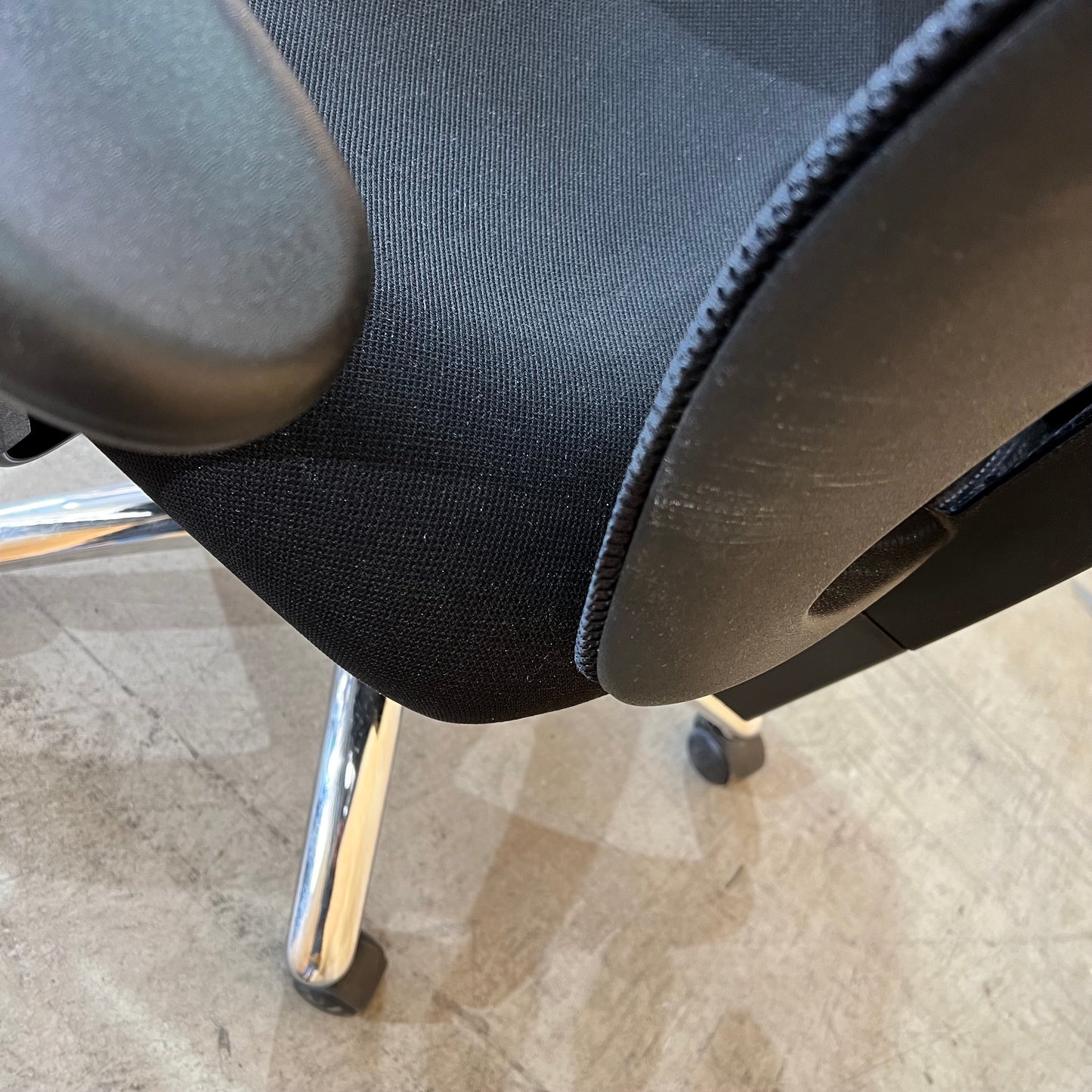 Professional Ergonomic Mesh Chair in Black