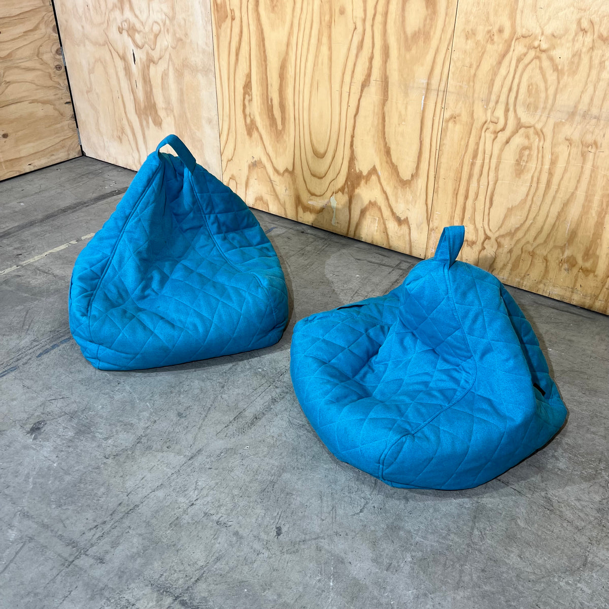 Pusku Pusku Vinyl Bean Bag in Teal