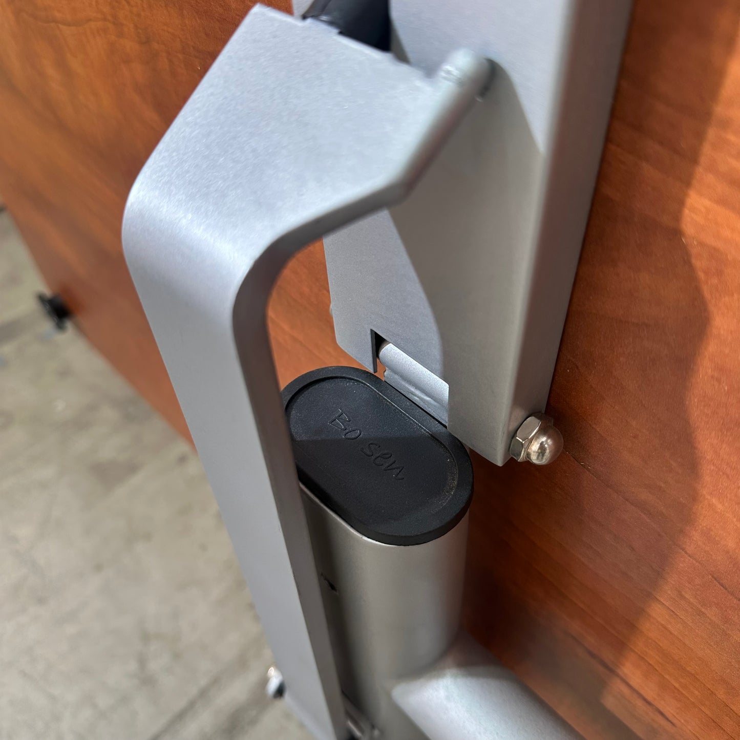 Bosen Office flip desk on castors