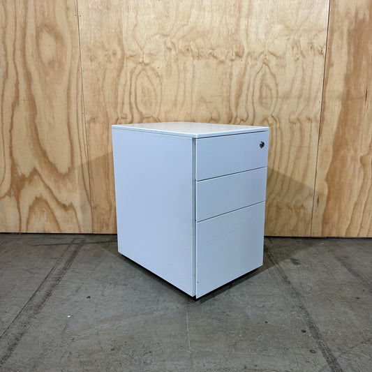 White metal pedestal