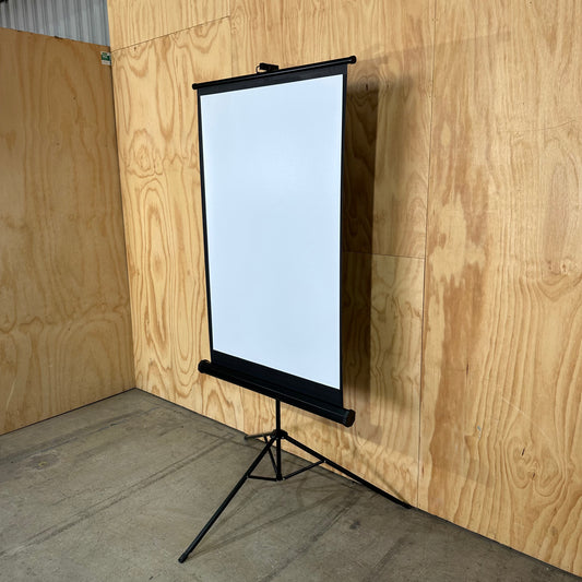 Photography white backdrop with stand (retractable) by Backdrop Source