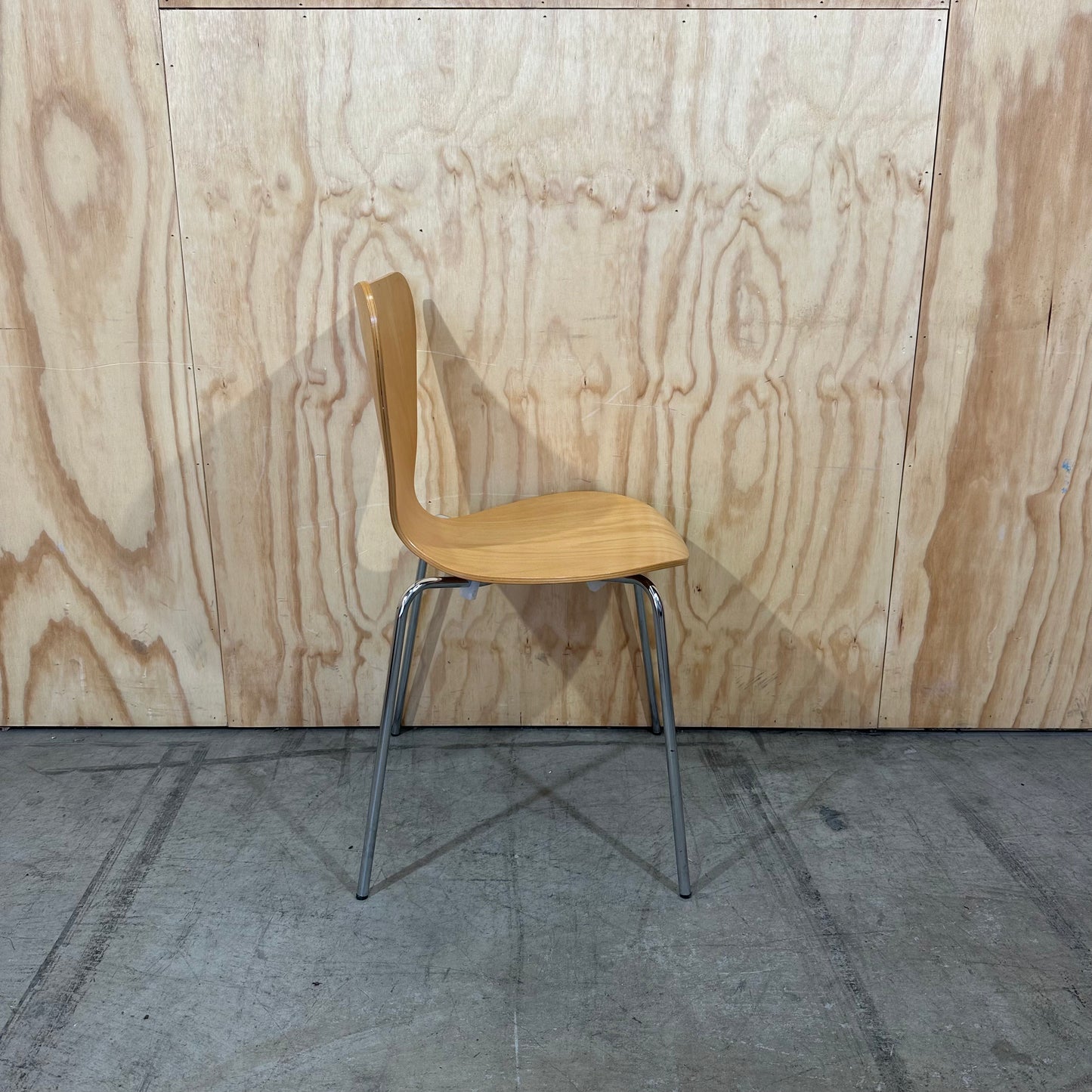 Replica Butterfly chair by Arne Jacobsen for Fritz Hansen