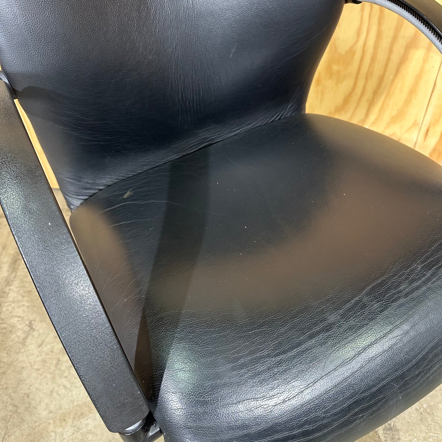 Pago Executive Mid-Back Office Chair