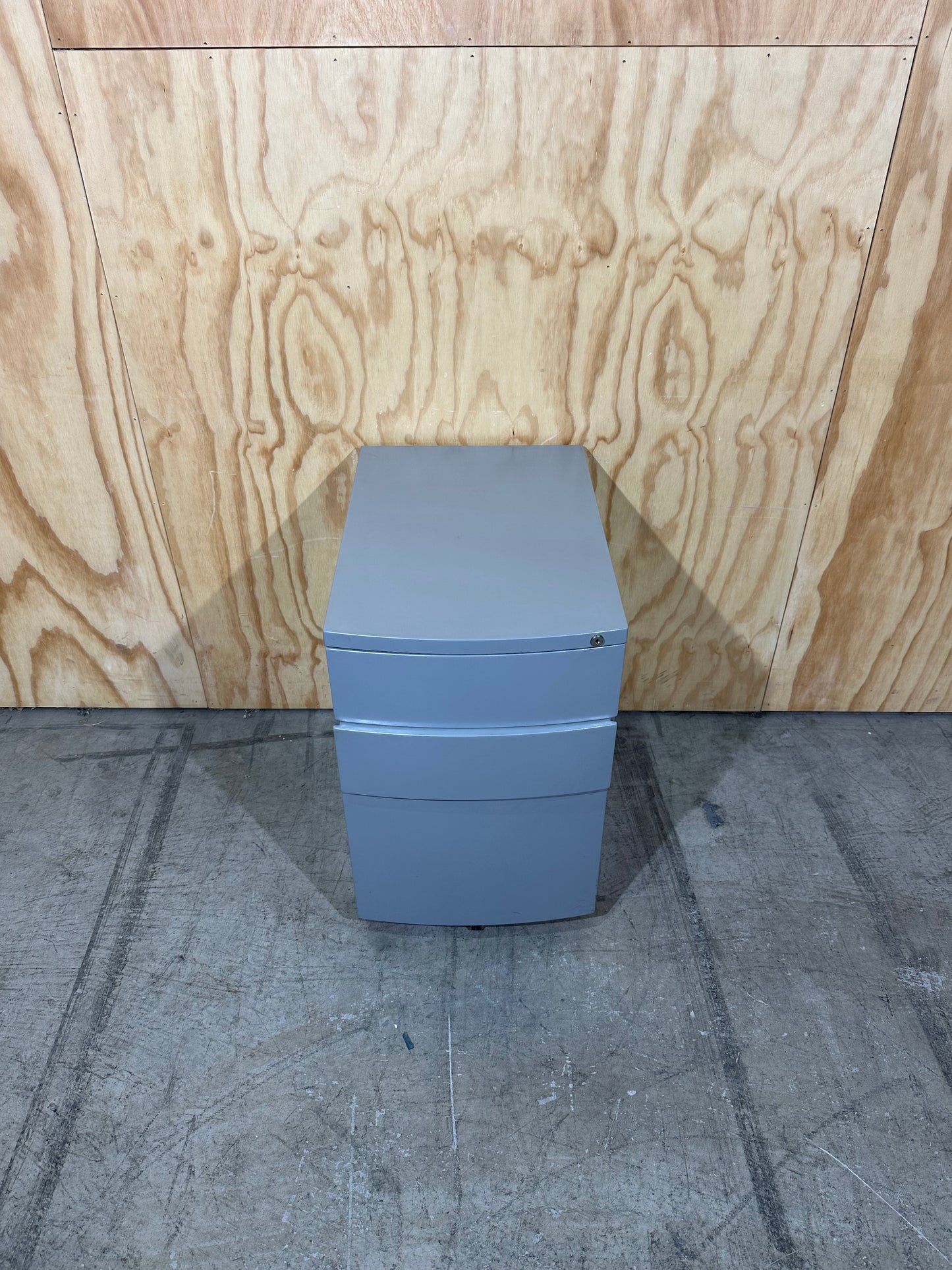 Metal 3 drawer curved pedestal