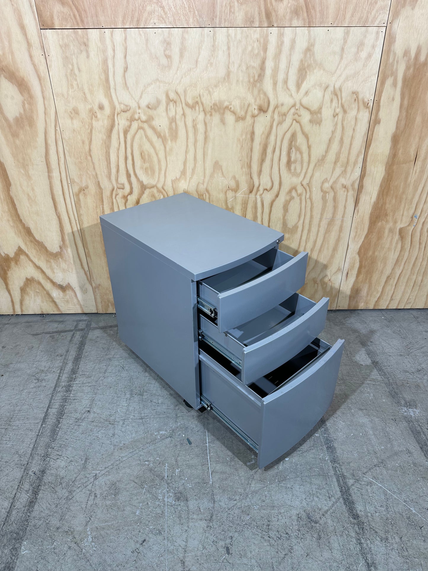 Metal 3 drawer curved pedestal