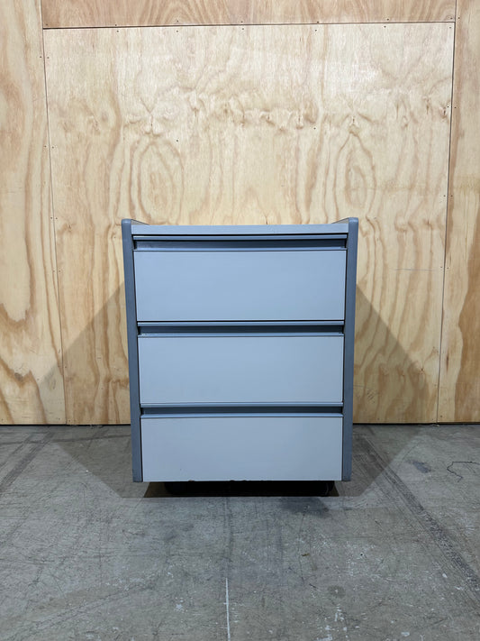White 3 drawer pedestal