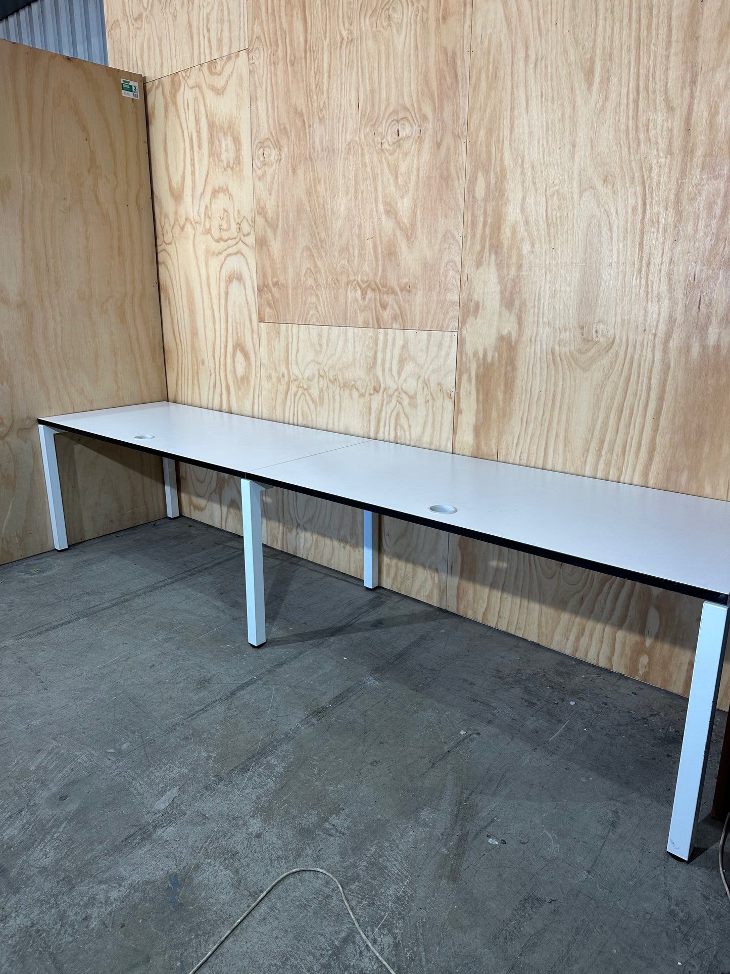 Double length workstation