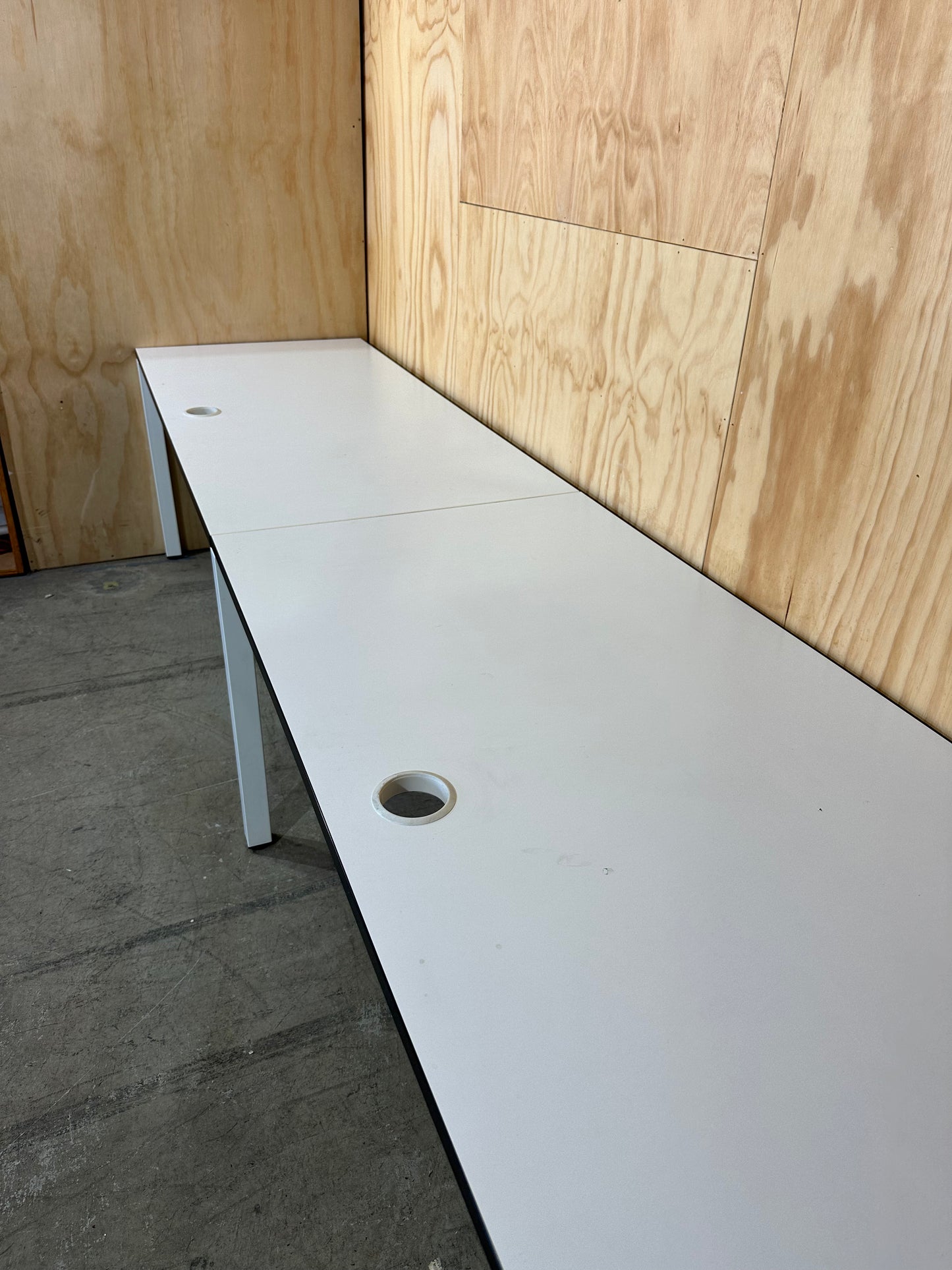 Double length workstation