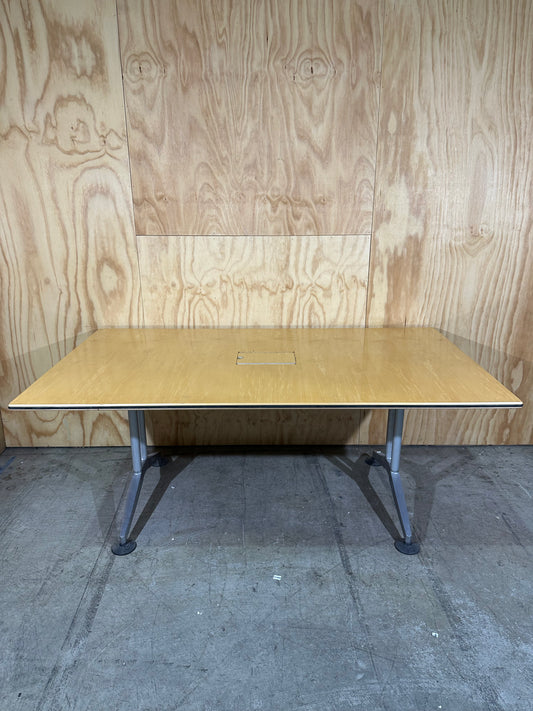 Wilkhahn Logon 625/2 Meeting table