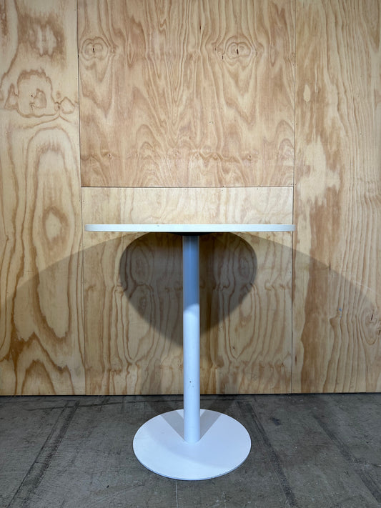 White round bar table