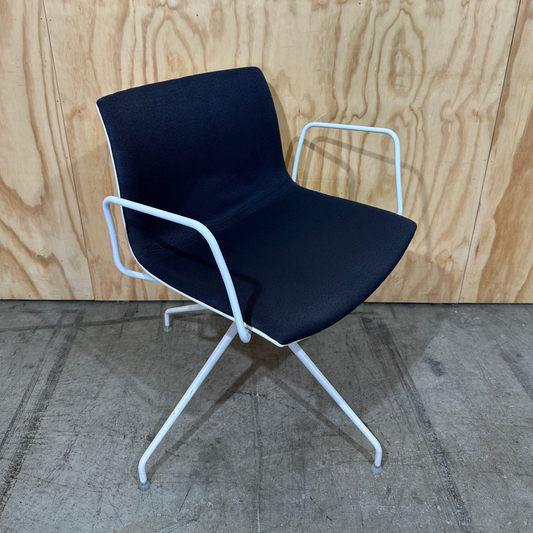Arper Catifa 53 Meeting/Swivel chair - Blue