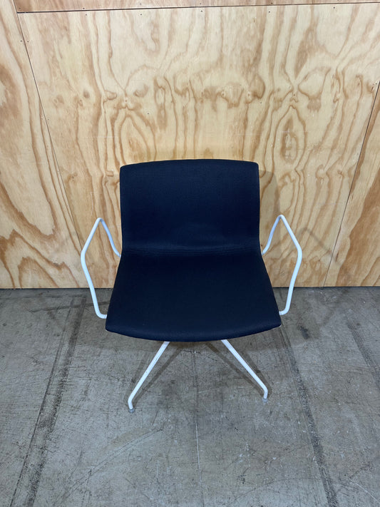Arper Catifa 53 Meeting/Swivel chair - Blue