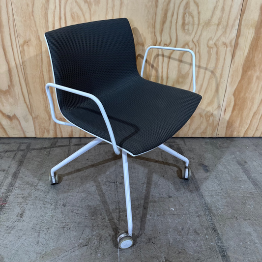 Arper Catifa 46 Conference Chair on 4-way castors