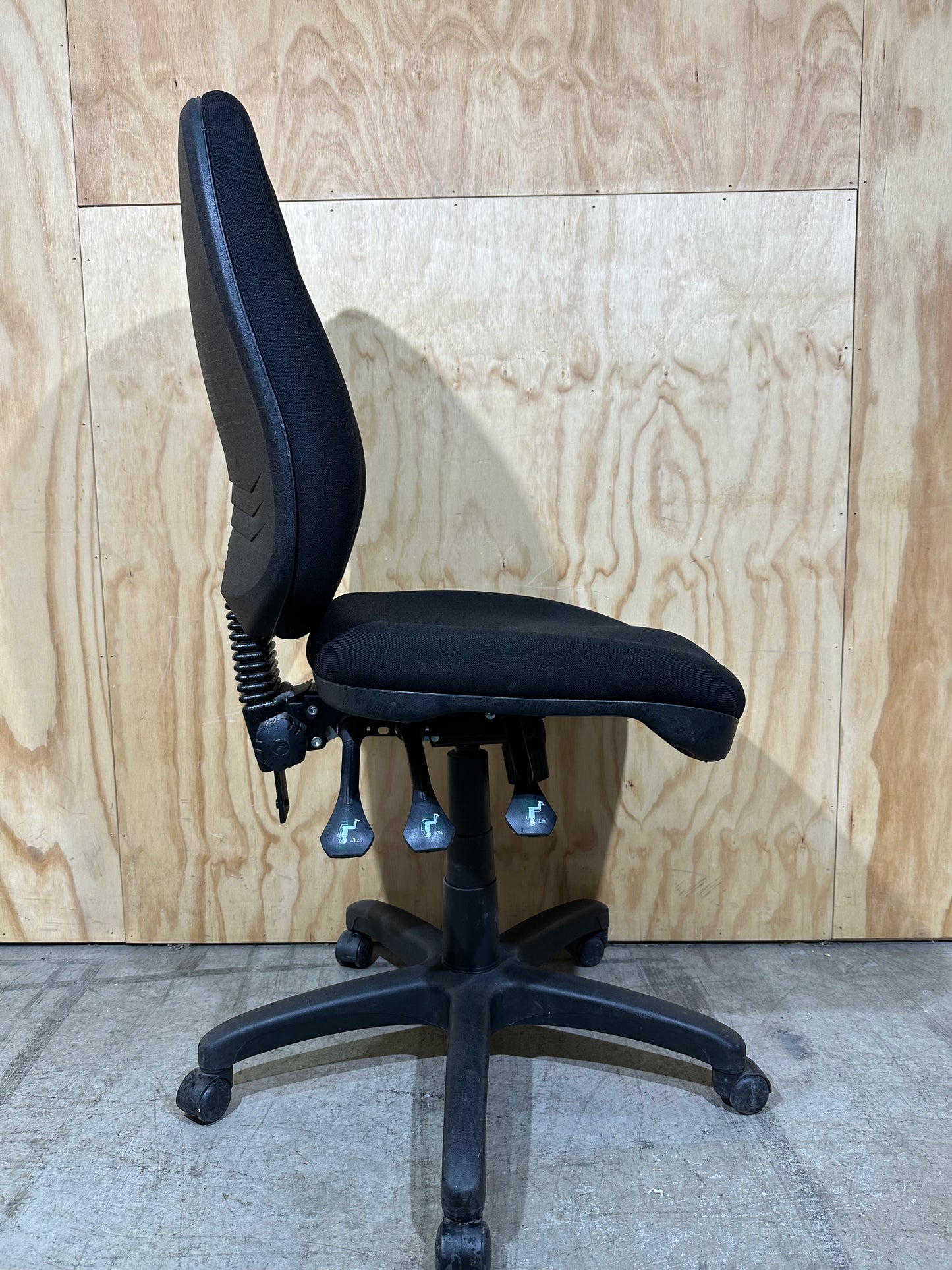 Seating solutions postureright black