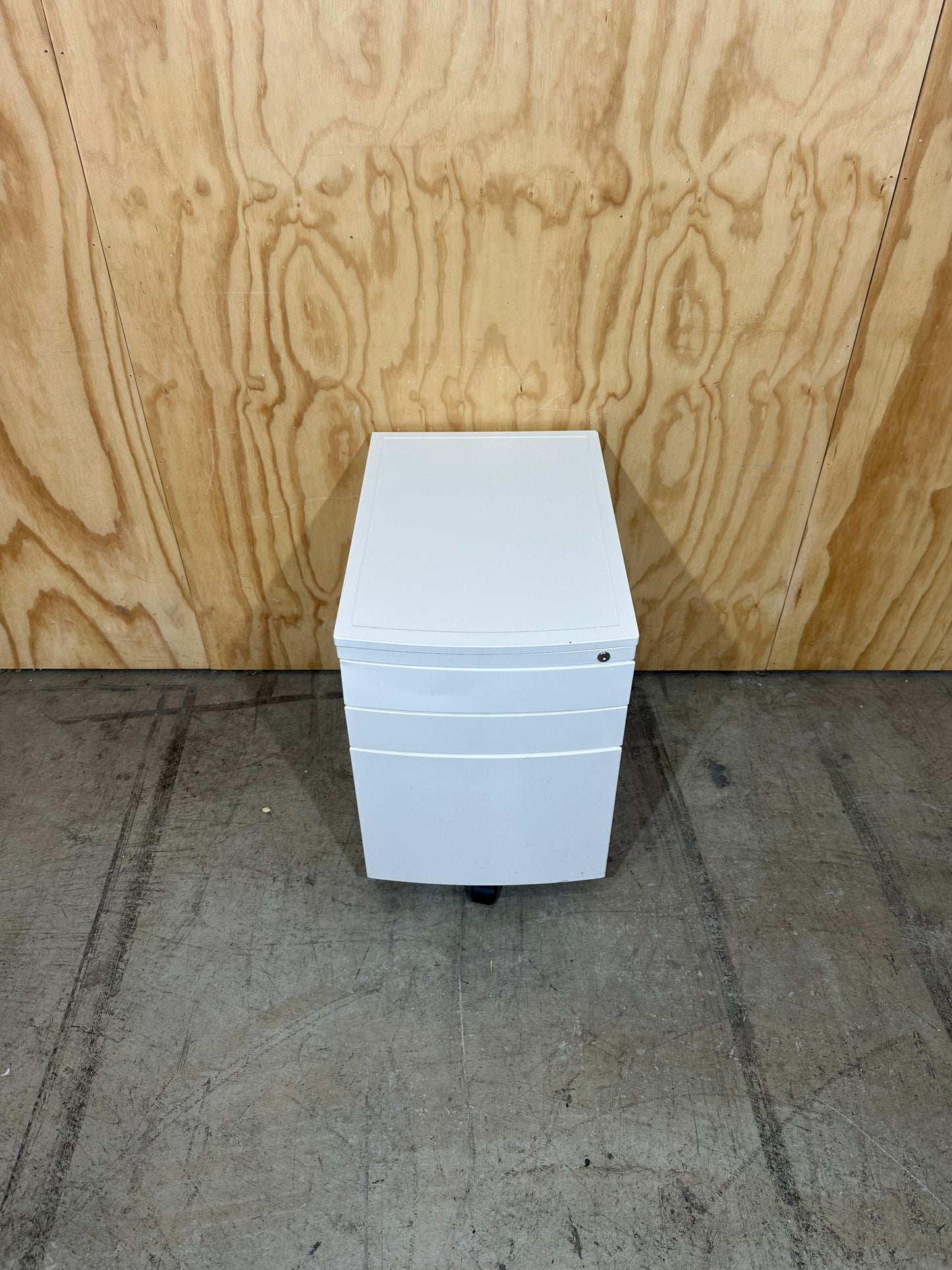 Curved white 3 drawer pedestal