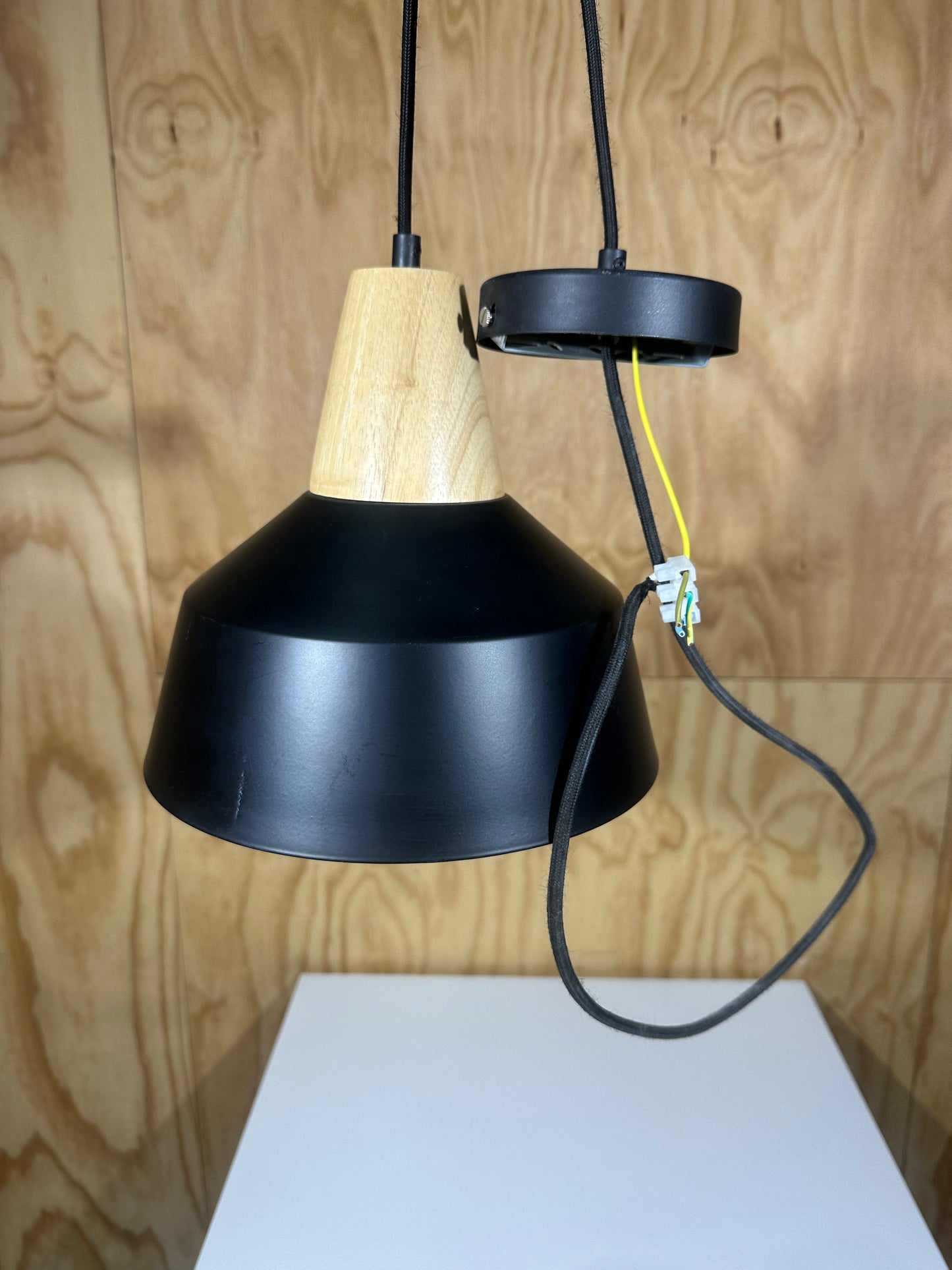 ABOUT SPACE pendant light Black/Beech