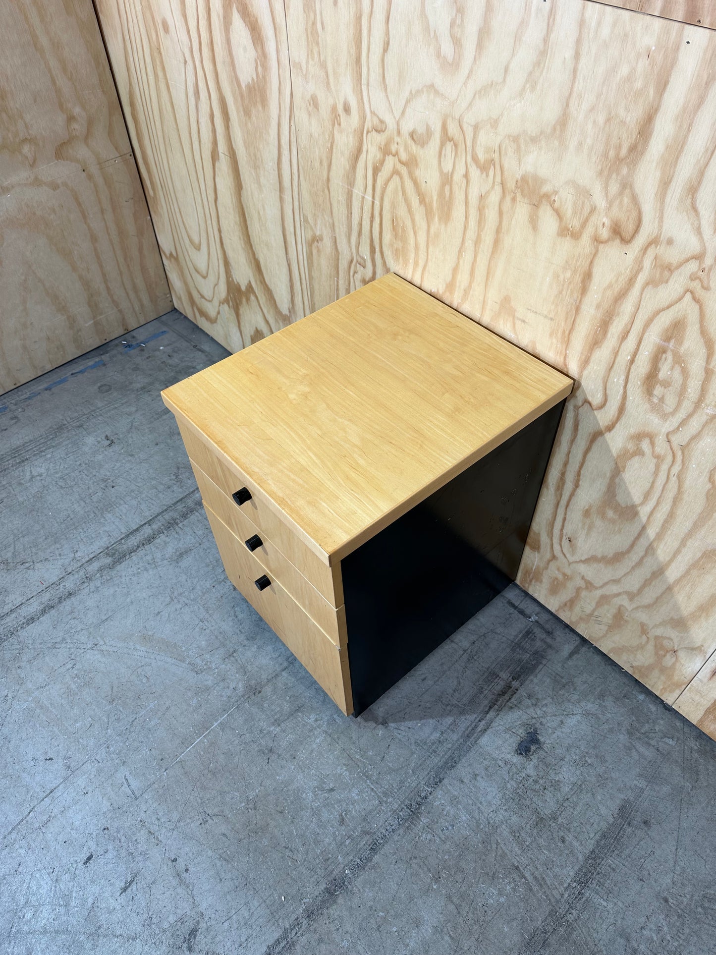 Mobile 3 drawer timber veneer pedestal