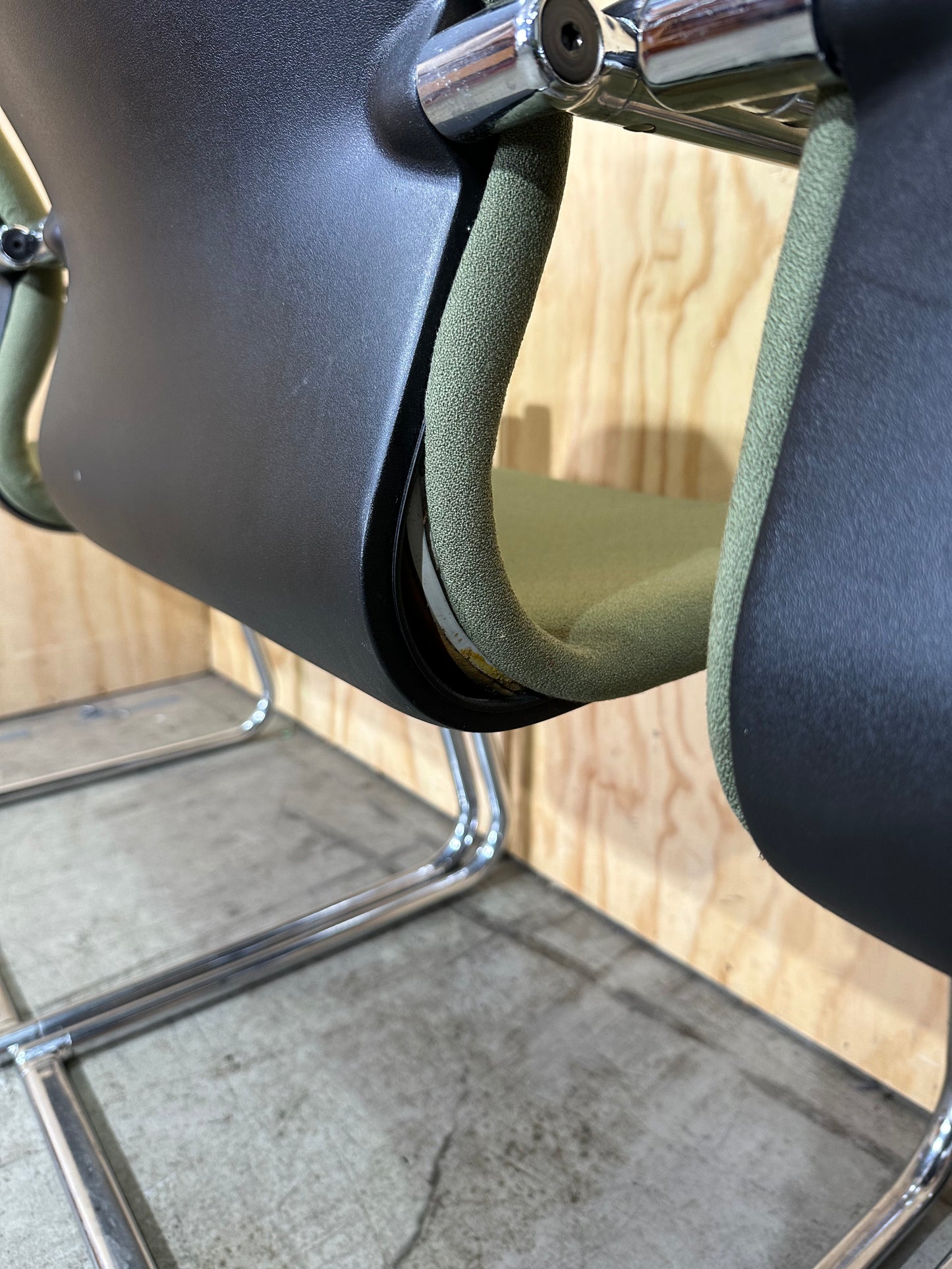 Vintage Wilkhahn FS Line Cantilever Chair in Olive Green (B Grade)