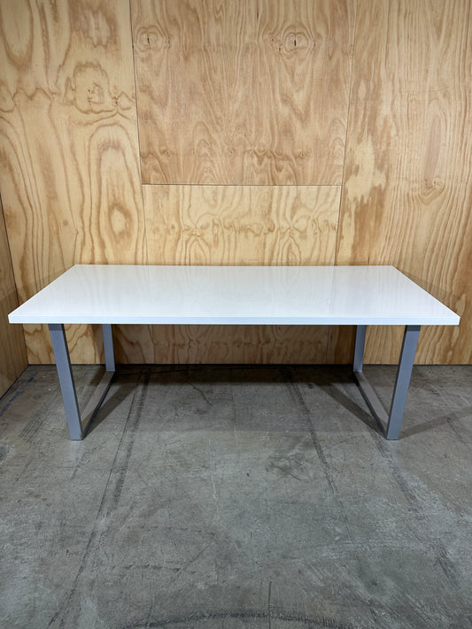 White Table on stirrup legs by Amart