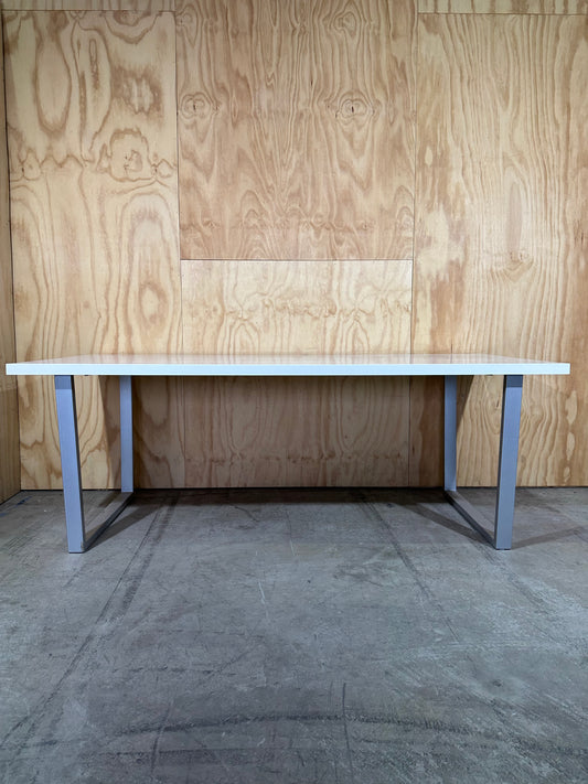 White Table on stirrup legs by Amart