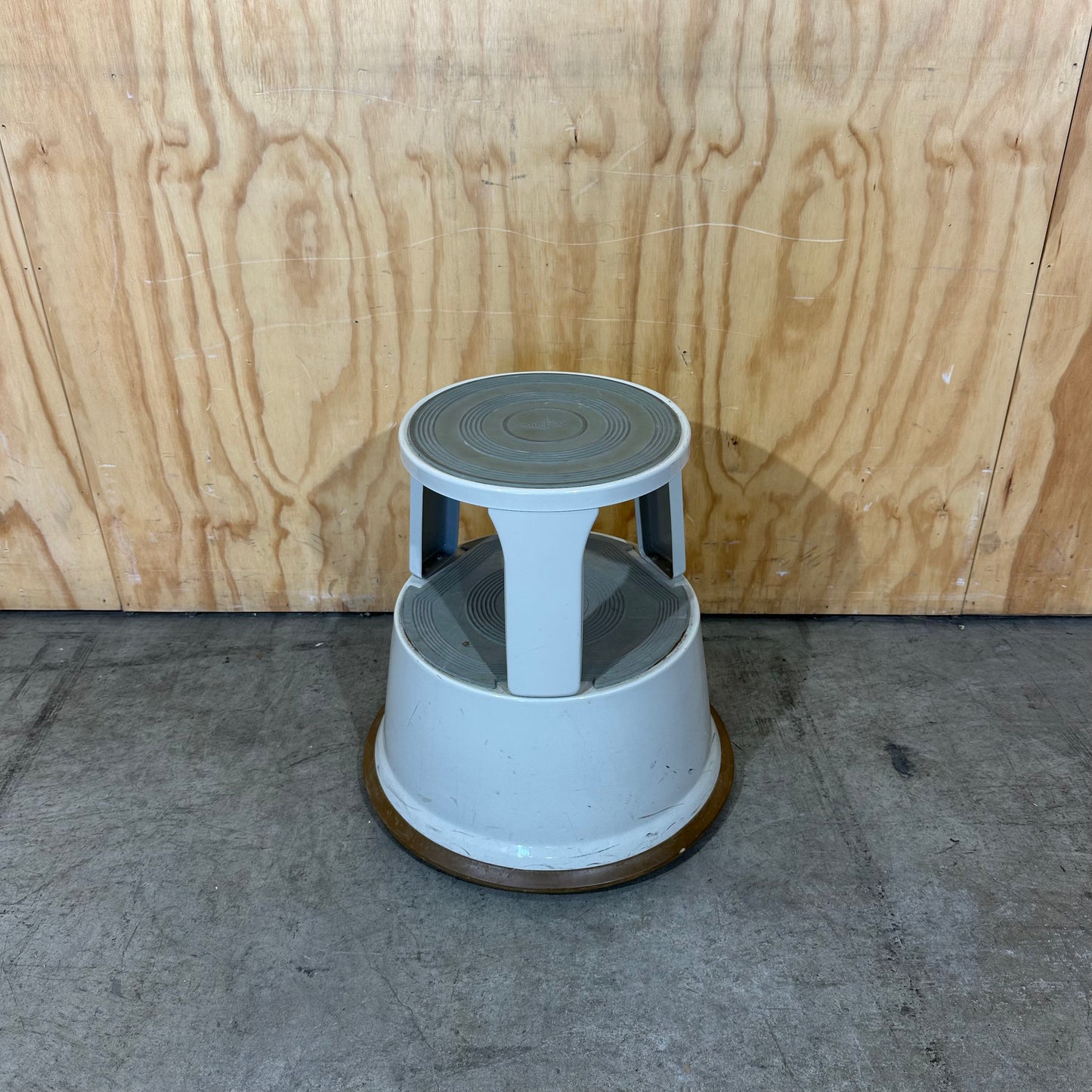 Werner Dorsch Rolltritt Movable Step Stool in White