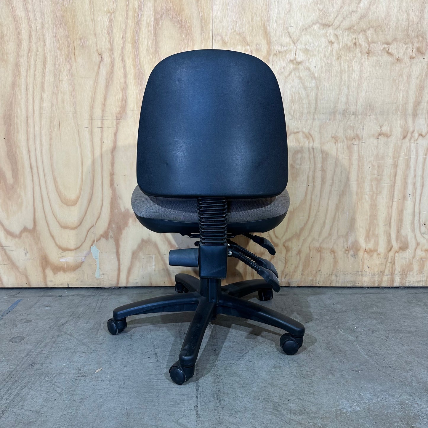 Eclipse Medium Back 3-Lever Ergonomic Task Chair