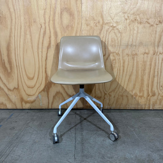 Avanta Unica Swivel Chair