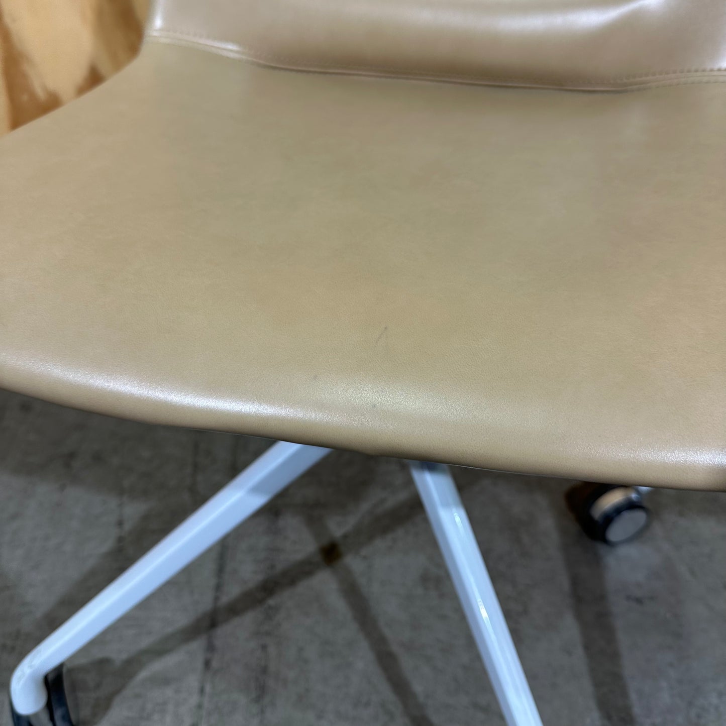 Avanta Unica Swivel Chair