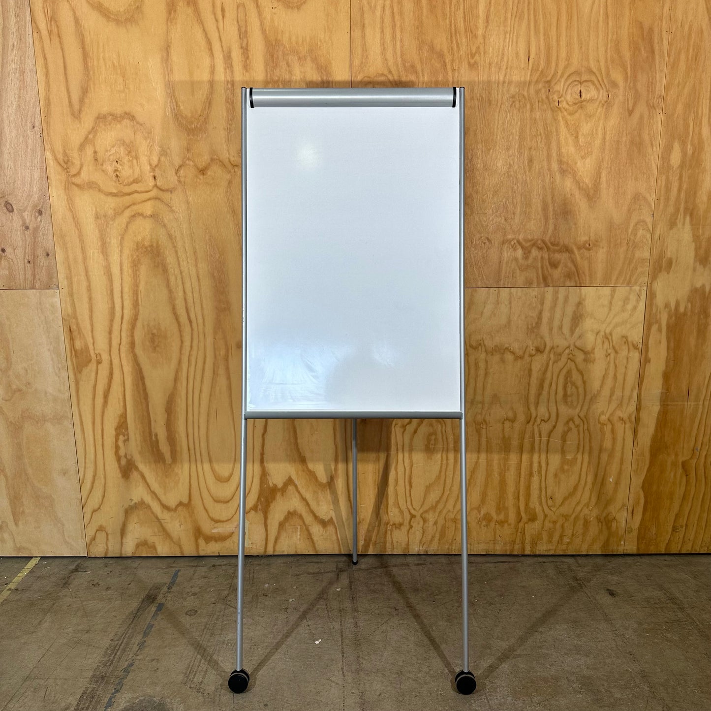 Flipchart Whiteboard on Tripod Easel