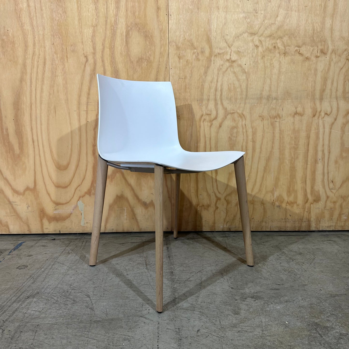 Arper Catifa 46 Dining Chair in White