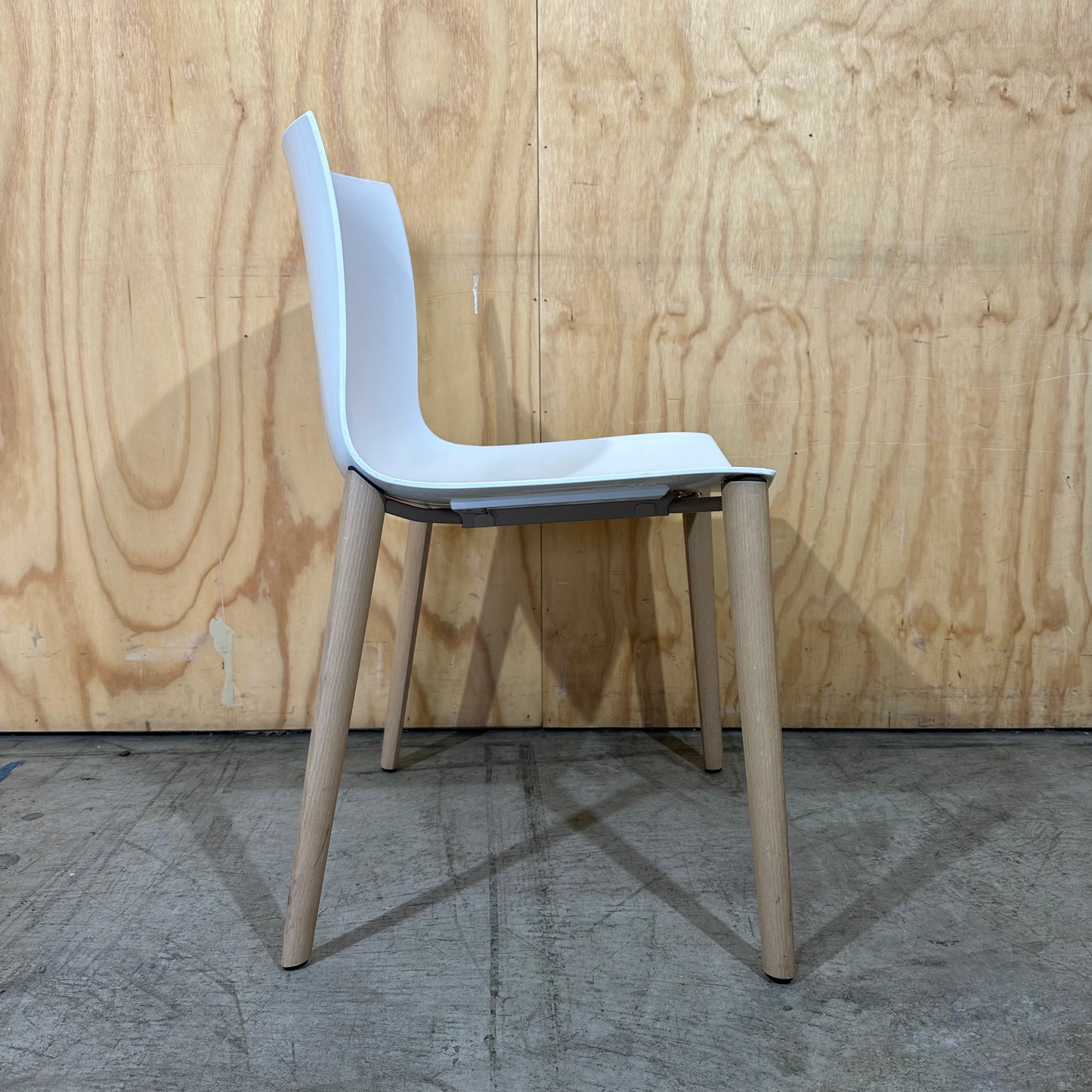 Arper Catifa 46 Dining Chair in White