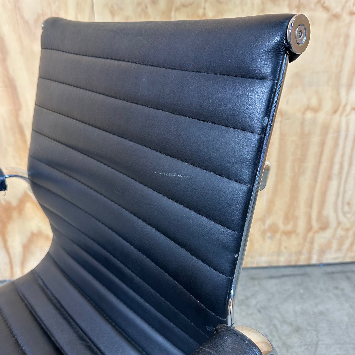 Mercury Black Ribbed Meeting Room Chair