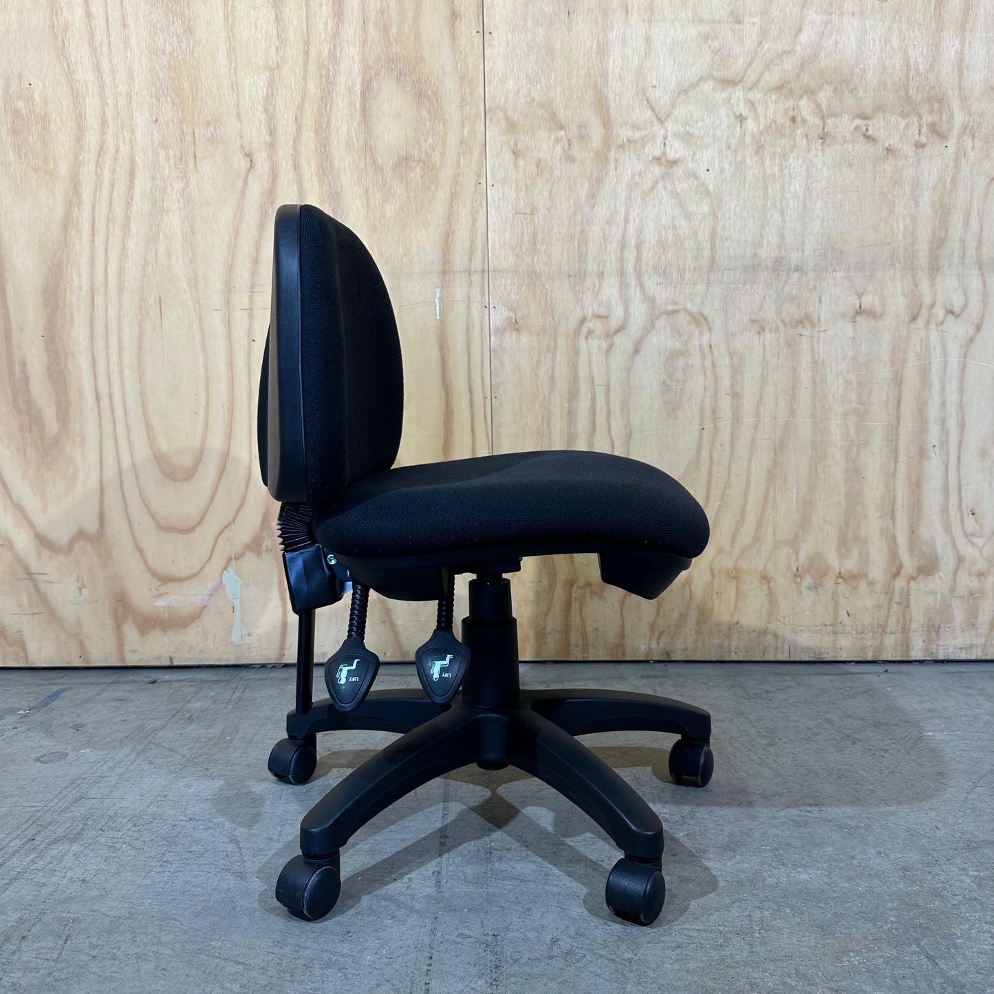 Pago Low Back Task Chair