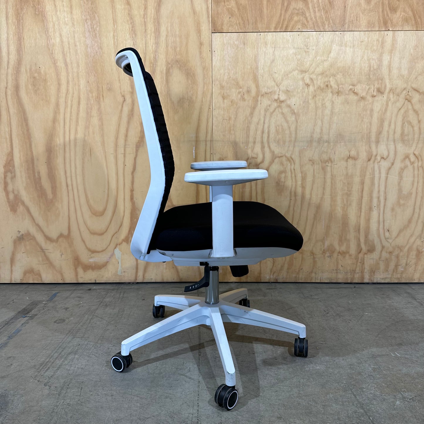 Steelcase Think V2 Task Chair