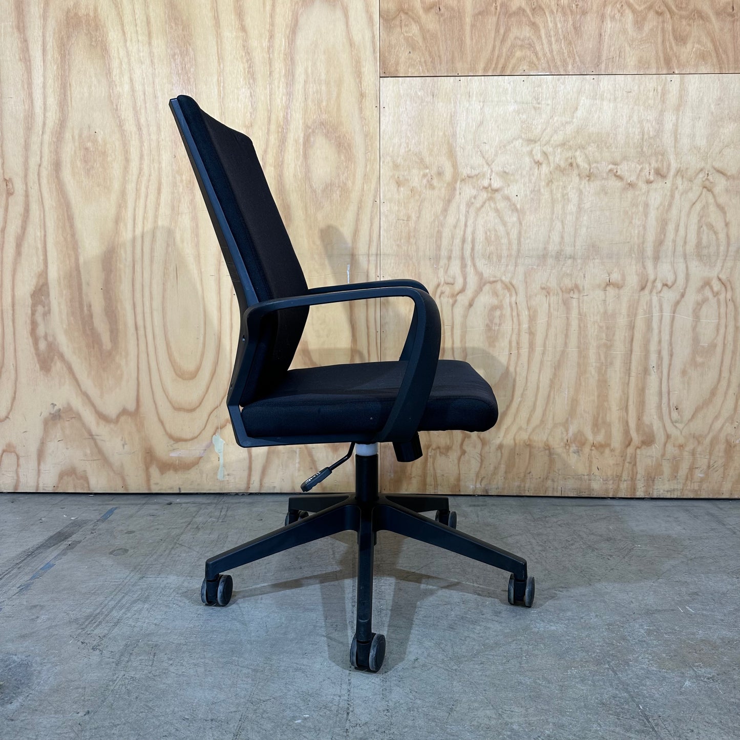 Access Executive Task Chair