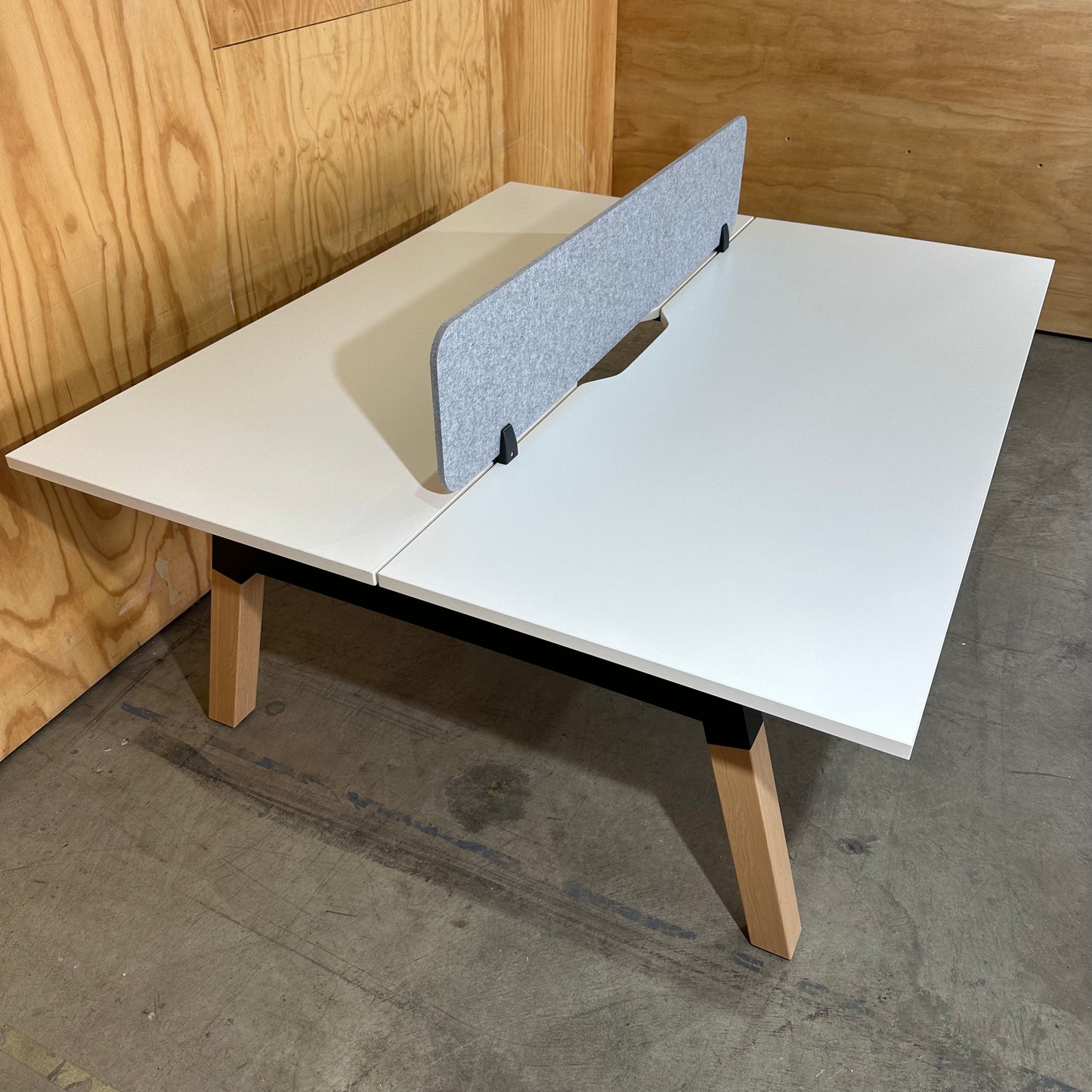 Plantation 2 Person Workstation with Radius Privacy Partition